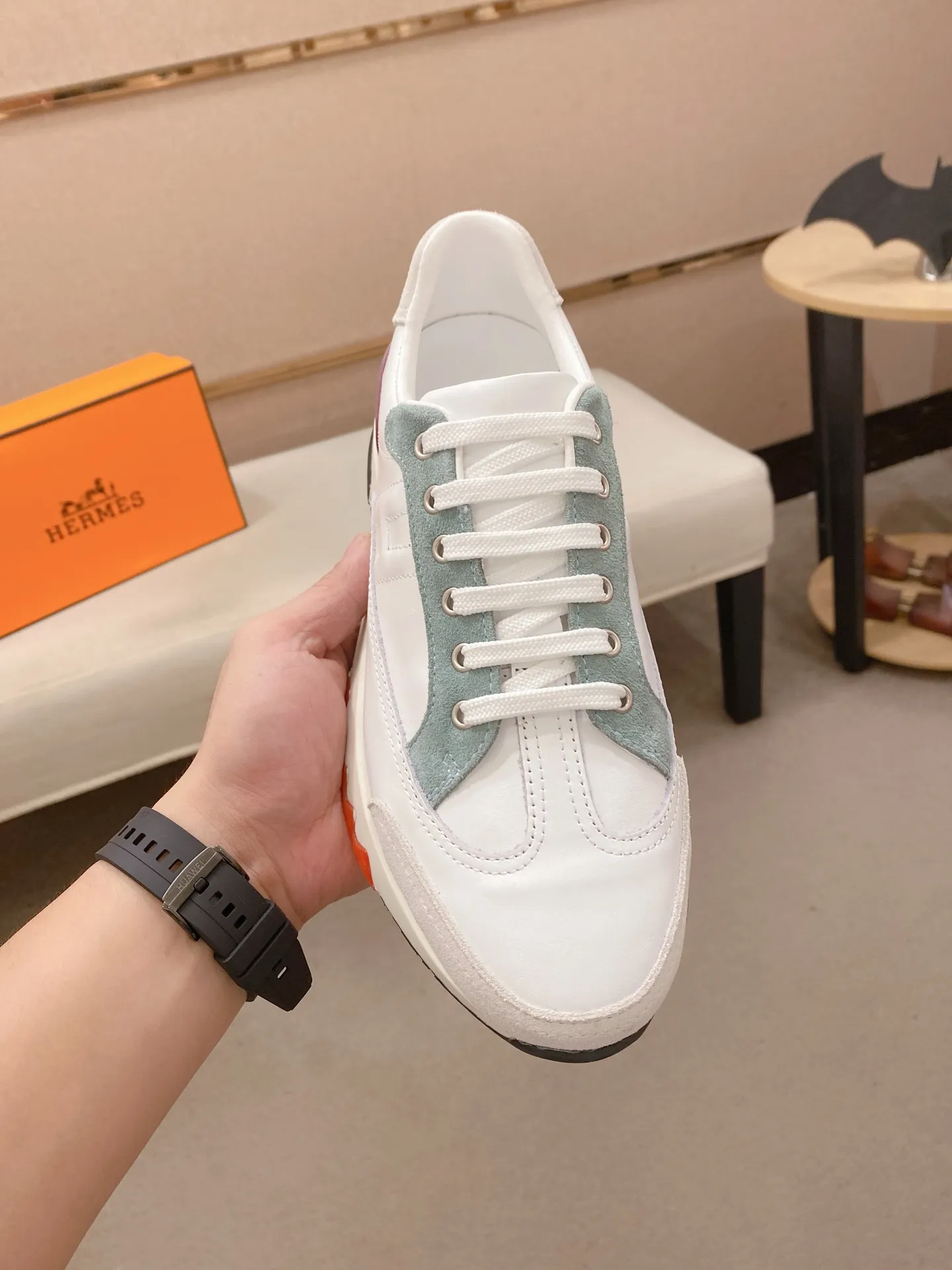 Ex-factory price: 500💰《HERMES》【Classic original single version】Hermès; top 🔝purchasing agent🔍🔍men's latest 🇺🇸sold simultaneously, original imported from Italy ▲▲first-layer cowhide ▲▲ (high-end, nobility and class) ) Exquisite workmanship (Italian 🇮🇹 imported water-dyed 🐂 cowhide lining) sole: original sole provided by the original factory, ⚠️exclusive double-layer activity·TPR·rubber·combined molded outsole; super comfortable·wear-resistant·non-slip·environmental protection The real thing is more beautiful when photographed in kind (high quality, following orders), you can come in and out at will * Number of yards: 38·39·40·41·42·43·44# (can be customized 45.)